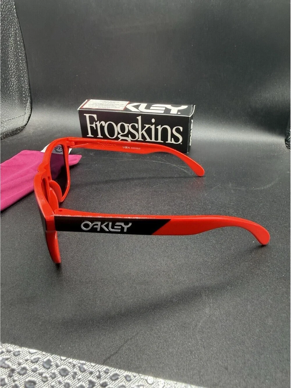 Oakley Frogskin Bright Red/Black w/Prizm Black Iridium OO9013-G255